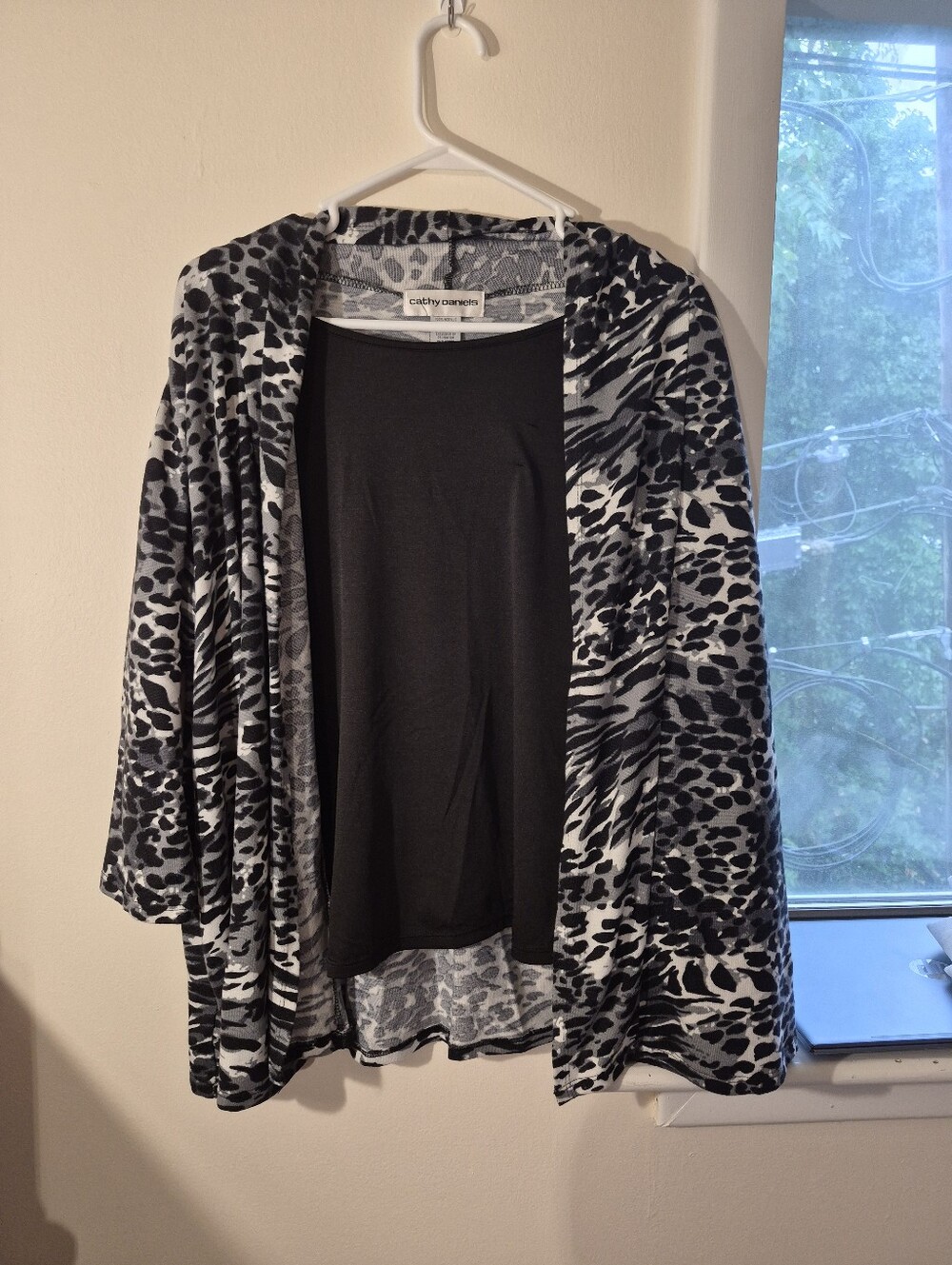 Cathy Daniels Black & White Animal-Print Draped Open Cardigan